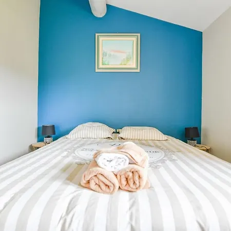 Mas Des Chenes Verts 5 Ch Avec Piscine Et Clim Holiday home *
