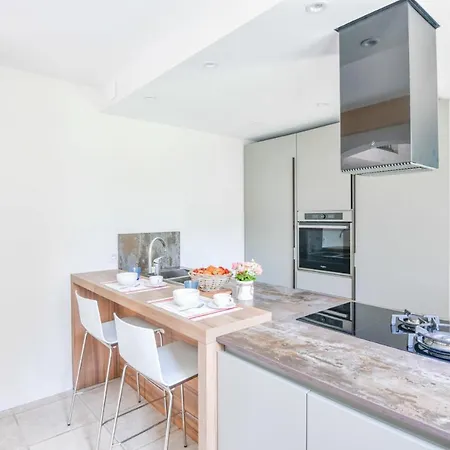 Mas Des Chenes Verts 5 Ch Avec Piscine Et Clim Holiday home Eygalieres (Bouches-du-Rhone)