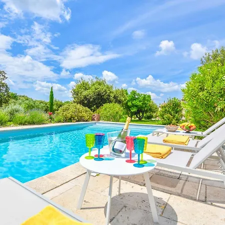 Mas Des Chenes Verts 5 Ch Avec Piscine Et Clim